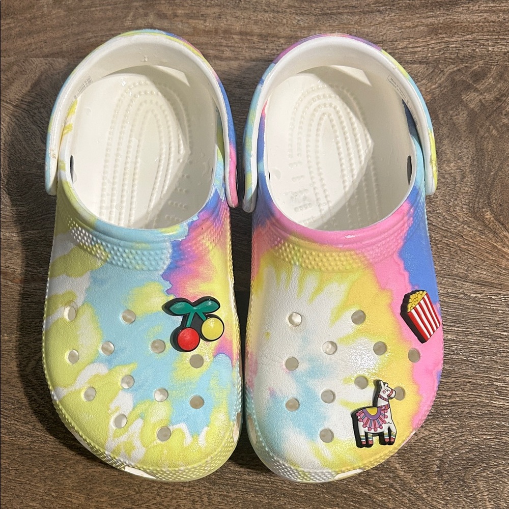 CROCS Kids Tie-Dye Clogs with Fun Charms